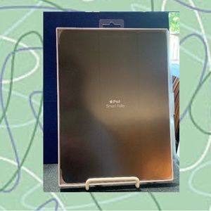 Apple I pad Smart Folio for I Pad Pro 11 inches